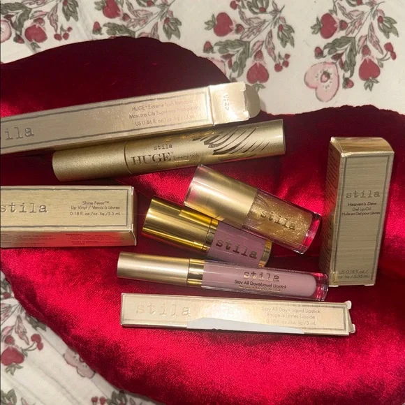 Stila Makeup Collection - Picture 1 of 6